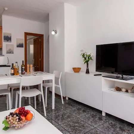 Blanquitas 7 * ארונה